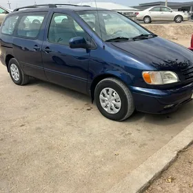 Toyota Sienna 2002