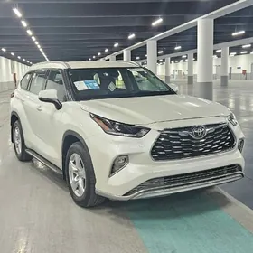 Toyota Highlander 2021