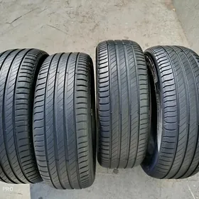 215 55 17 Michelin Primacy