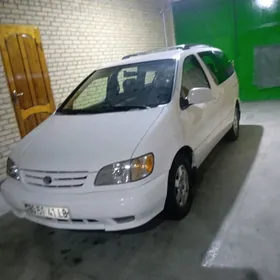 Toyota Sienna 2002