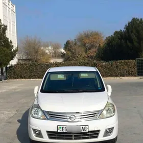Nissan Versa 2010