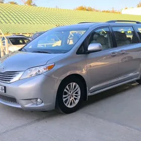 Toyota Sienna 2016