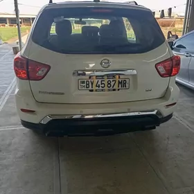 Nissan Pathfinder 2020