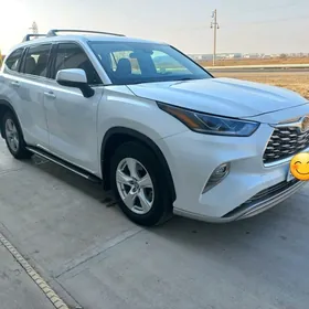 Toyota Highlander 2021