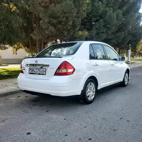 Nissan Versa 2010