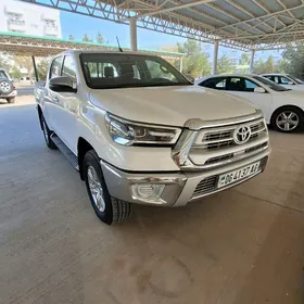 Toyota Hilux 2021
