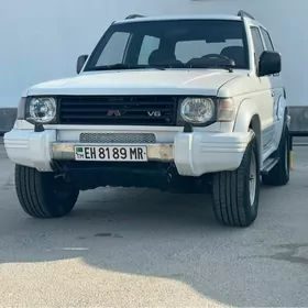 Mitsubishi Pajero 1995