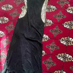 чёрный платя приталный