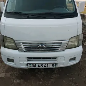 Nissan Urvan 2005