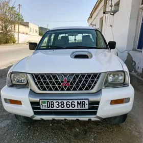 Mitsubishi L200 2002