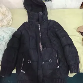 куртка и джинсы