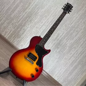 Электрогитара