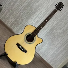 Акустическая гитара