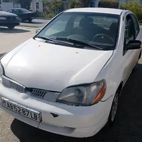 Toyota Echo 2000
