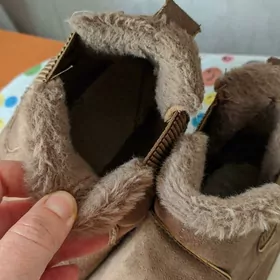 Ботинки (уги)