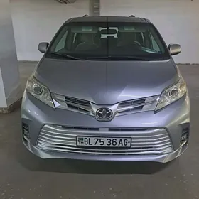 Toyota Sienna 2016