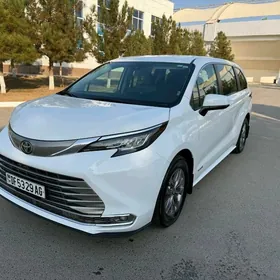 Toyota Sienna 2021