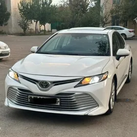 Toyota Camry 2020