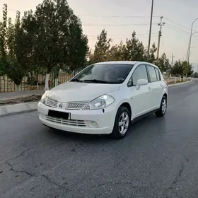 Nissan Tiida 2006