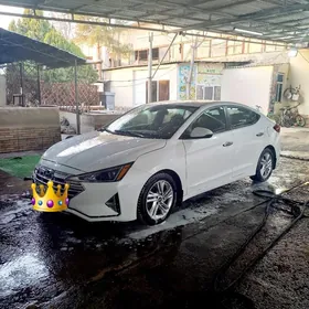 Hyundai Elantra 2020