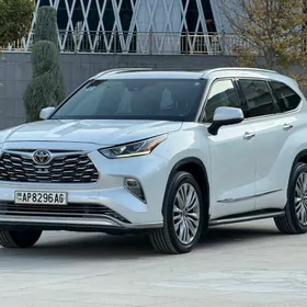 Toyota Highlander 2021