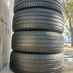 Michelin 245 60 18 Teker