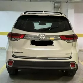 Toyota Highlander 2019