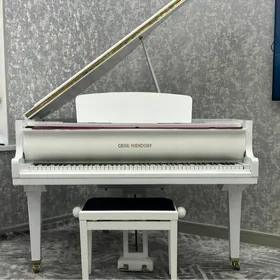 Рояль  Royal pianino