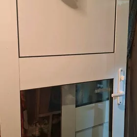 пластиковые двери