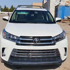 Toyota Highlander 2019