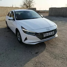 Hyundai Elantra 2022