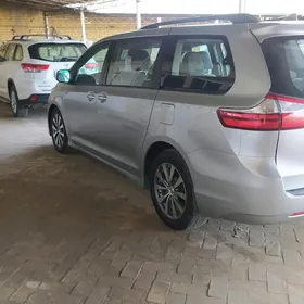 Toyota Sienna 2019