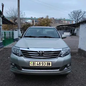 Toyota Fortuner 2013