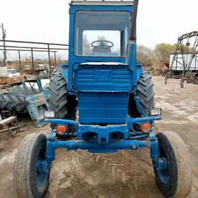 MTZ T-28 2002
