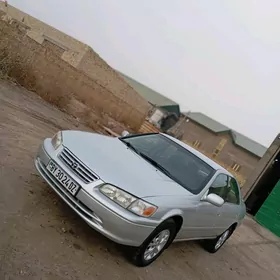 Toyota Camry 1999