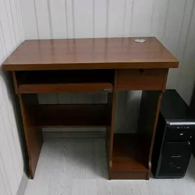 Компьютерный столик