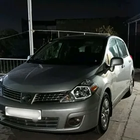 Nissan Versa 2012