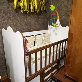 Детская кроватка