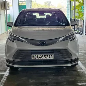 Toyota Sienna 2022