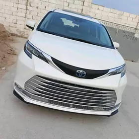 Toyota Sienna 2021