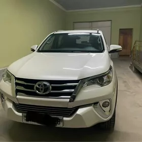 Toyota Fortuner 2016