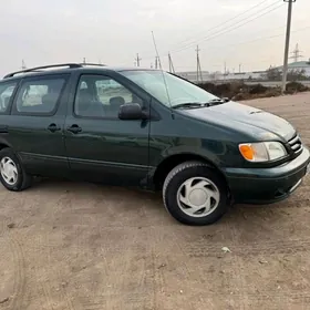 Toyota Sienna 2002