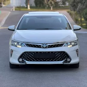 Toyota Camry 2018