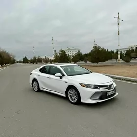 Toyota Camry 2018