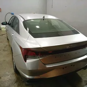 Hyundai Elantra 2021