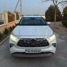 Toyota Highlander 2021