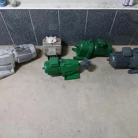 Редуктор с электродвигателям