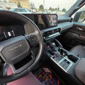 Toyota Land Cruiser Prado 2024