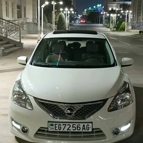 Nissan Tiida 2013