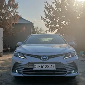 Toyota Camry 2021